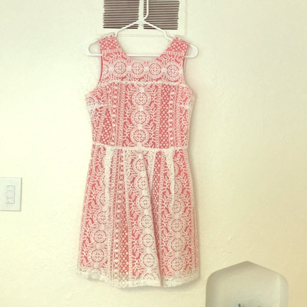 Esley A-Line Lace Dress, size m